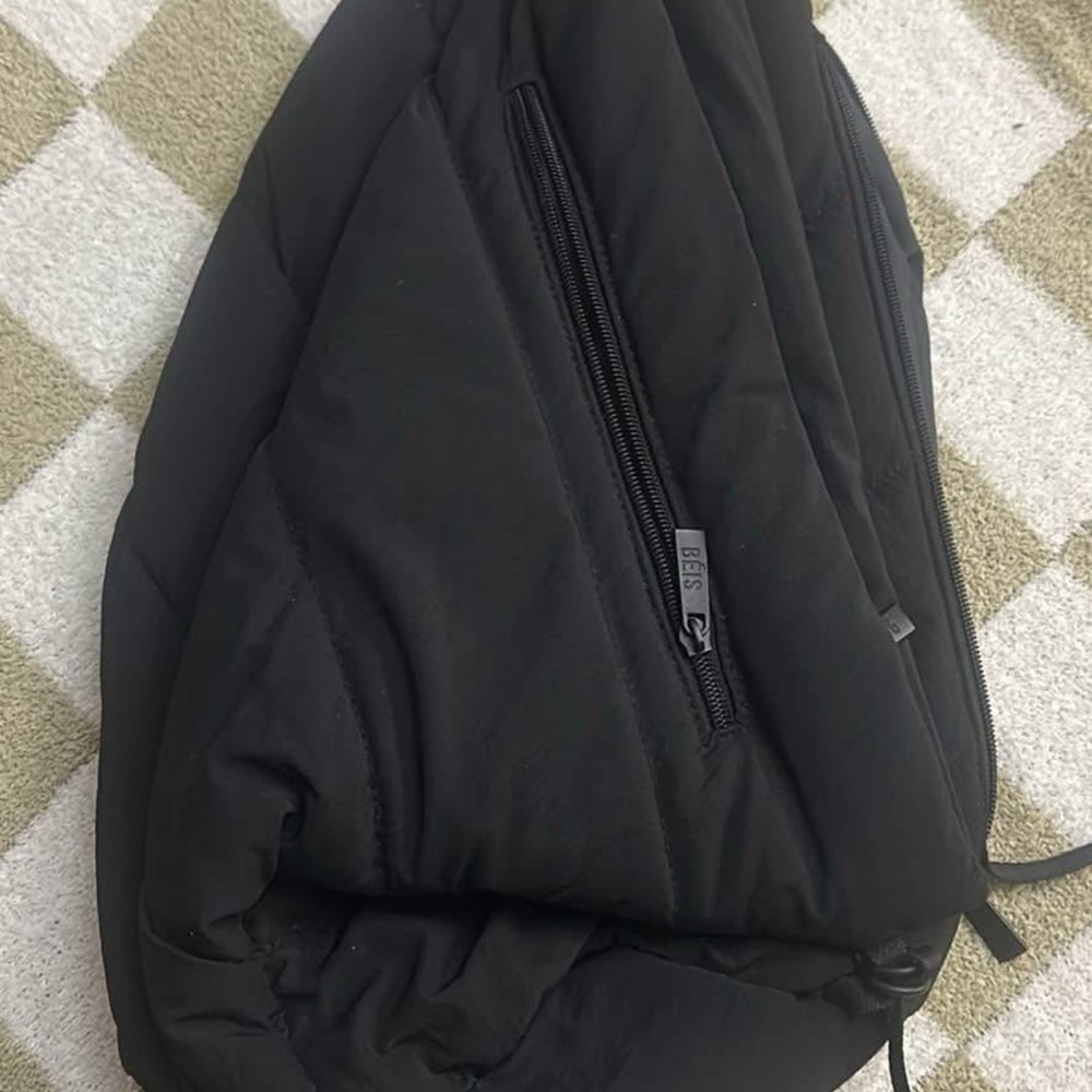 Beis puffer sling bag